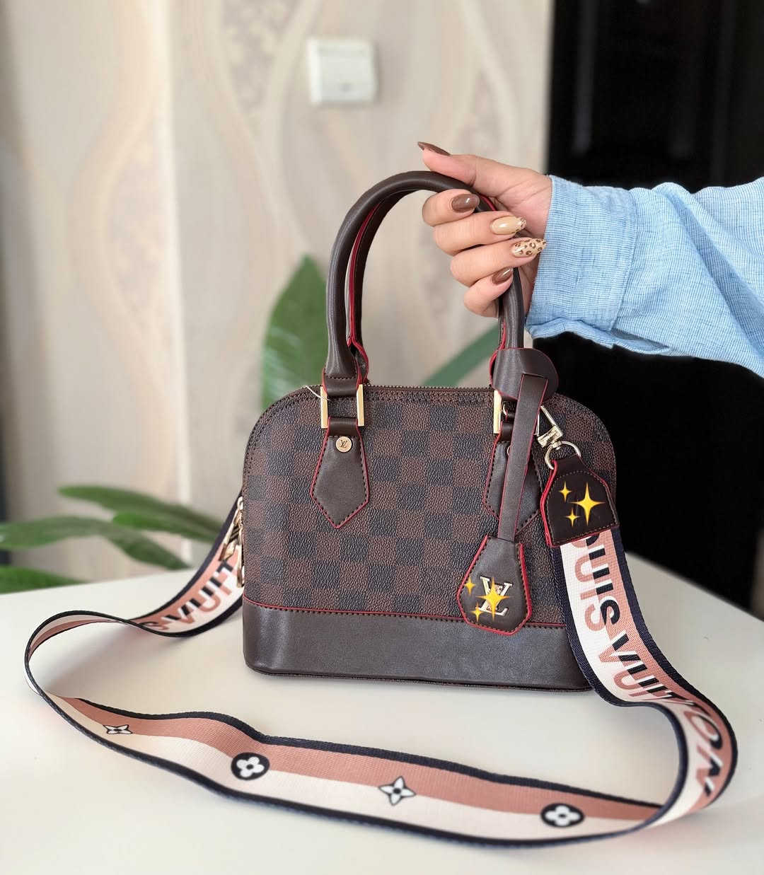 کیف لوکس وی..تون